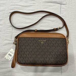 Michael Kors - Jet Set Charm Handbag